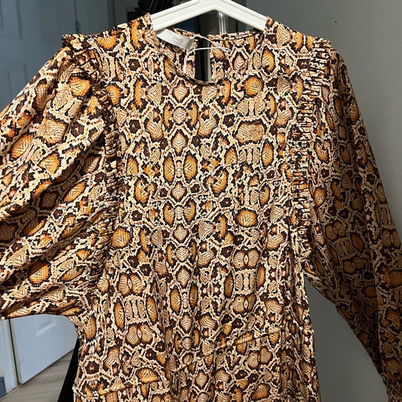 Dress - Picture 2 of 4